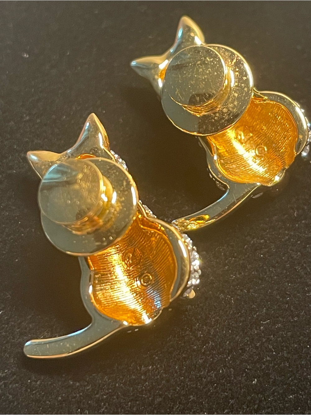 Swarovski Crystal Cat Brooches with Clear Crystals and Green Eyes - Picture 5 of 6